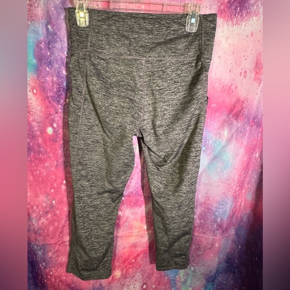 Champion Women’s Grey Leggings With Large Pockets - Picture 2 of 3
